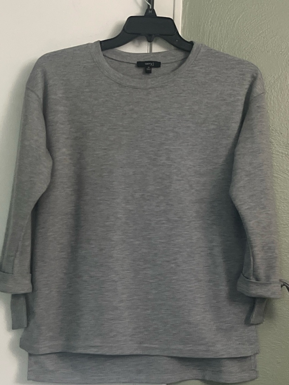 Very J  3/4 Tie-cuff Slv sweatshirt MED Light Gray Round Neck Hi Lo Hem EUC Cute